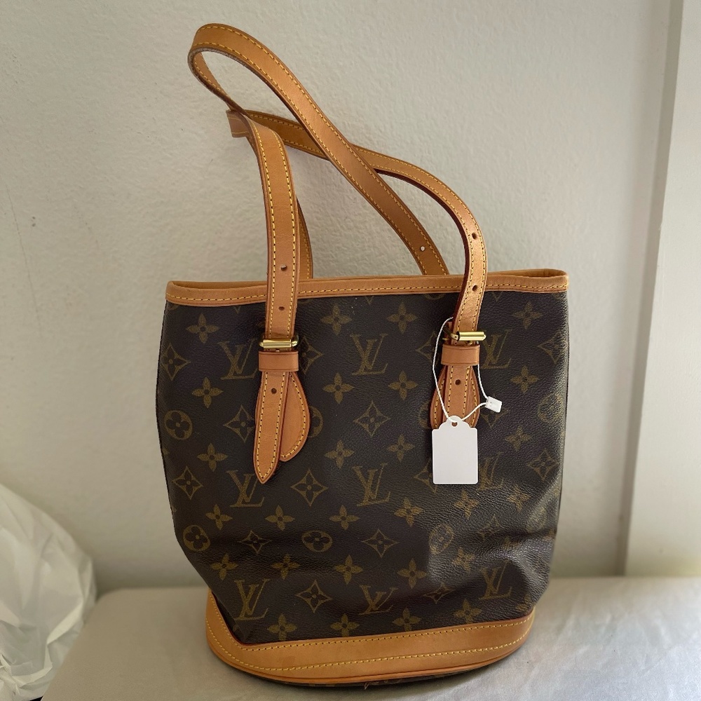 LOUIS VUITTON Monogram Bucket pm Bag